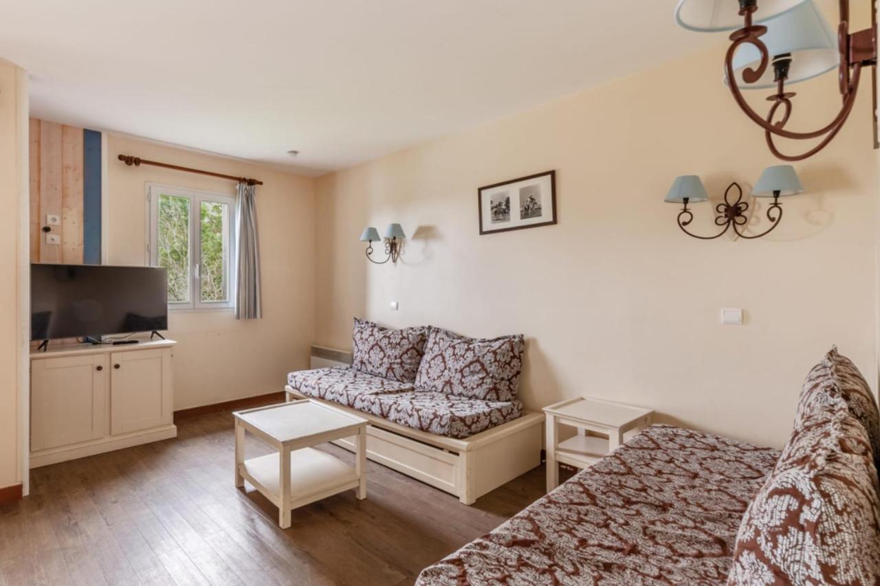Nice 2-Br In A Residence With Pool - Deauville - Welkeys エクステリア 写真